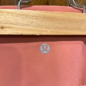 Lululemon size 8 7/8 leggings in pink!
